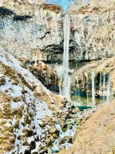 華厳神社の{uncategorized: "未分類", other: "その他", undefined: "問題あり", building: "その他建物", grave: "お墓", sacred_gate: "鳥居", guardian: "狛犬", statue: "像", buddha: "仏像", history: "歴史", nature: "自然", garden: "庭園", animal: "動物", pagoda: "塔", temizu: "手水舎", mountain_gate: "山門・神門", sanctuary: "本殿・本堂", subordinate: "末社・摂社", art: "芸術", scenery: "景色", jizo: "地蔵", ema: "絵馬", goshuin: "御朱印", omikuji: "おみくじ", items: "授与品その他", amulet: "お守り", goshuincho: "御朱印帳", eats: "食事", festival: "お祭り", votive_dance: "神楽", shichigosan: "七五三参", wedding: "結婚式", experience: "体験その他", initially: "初詣", around: "周辺", anti_infection: "感染症対策"}