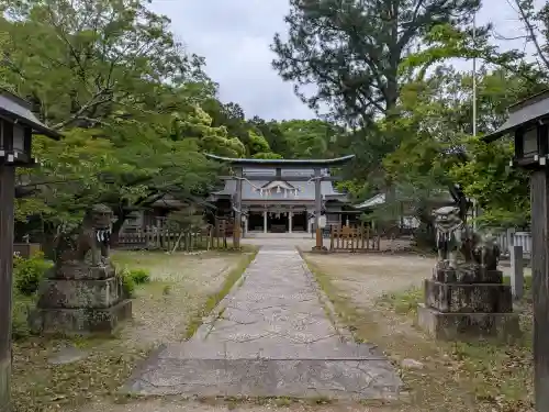 忌部神社の{uncategorized: "未分類", other: "その他", undefined: "問題あり", building: "その他建物", grave: "お墓", sacred_gate: "鳥居", guardian: "狛犬", statue: "像", buddha: "仏像", history: "歴史", nature: "自然", garden: "庭園", animal: "動物", pagoda: "塔", temizu: "手水舎", mountain_gate: "山門・神門", sanctuary: "本殿・本堂", subordinate: "末社・摂社", art: "芸術", scenery: "景色", jizo: "地蔵", ema: "絵馬", goshuin: "御朱印", omikuji: "おみくじ", items: "授与品その他", amulet: "お守り", goshuincho: "御朱印帳", eats: "食事", festival: "お祭り", votive_dance: "神楽", shichigosan: "七五三参", wedding: "結婚式", experience: "体験その他", initially: "初詣", around: "周辺", anti_infection: "感染症対策"}