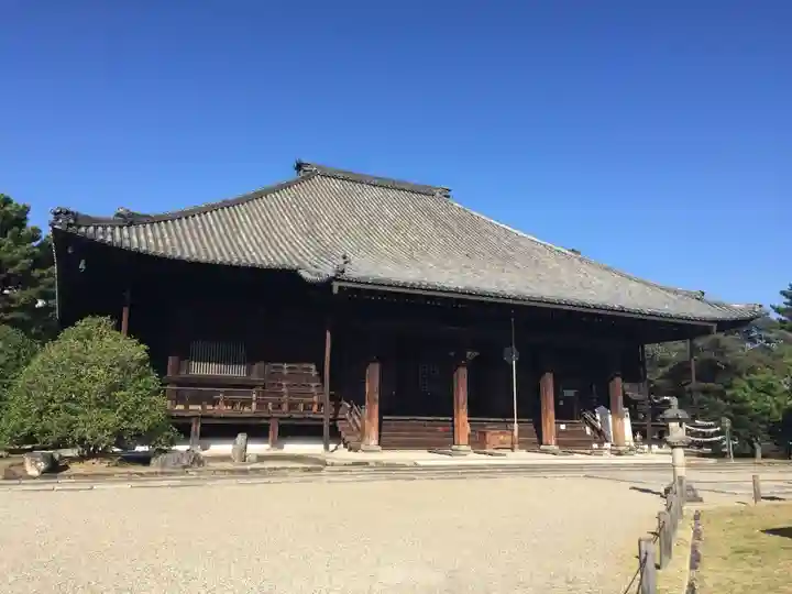 西大寺の本殿・本堂