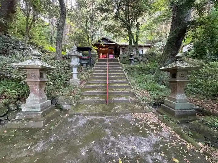 隈姫神社の{uncategorized: "未分類", other: "その他", undefined: "問題あり", building: "その他建物", grave: "お墓", sacred_gate: "鳥居", guardian: "狛犬", statue: "像", buddha: "仏像", history: "歴史", nature: "自然", garden: "庭園", animal: "動物", pagoda: "塔", temizu: "手水舎", mountain_gate: "山門・神門", sanctuary: "本殿・本堂", subordinate: "末社・摂社", art: "芸術", scenery: "景色", jizo: "地蔵", ema: "絵馬", goshuin: "御朱印", omikuji: "おみくじ", items: "授与品その他", amulet: "お守り", goshuincho: "御朱印帳", eats: "食事", festival: "お祭り", votive_dance: "神楽", shichigosan: "七五三参", wedding: "結婚式", experience: "体験その他", initially: "初詣", around: "周辺", anti_infection: "感染症対策"}