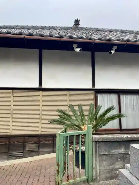 長久寺の{uncategorized: "未分類", other: "その他", undefined: "問題あり", building: "その他建物", grave: "お墓", sacred_gate: "鳥居", guardian: "狛犬", statue: "像", buddha: "仏像", history: "歴史", nature: "自然", garden: "庭園", animal: "動物", pagoda: "塔", temizu: "手水舎", mountain_gate: "山門・神門", sanctuary: "本殿・本堂", subordinate: "末社・摂社", art: "芸術", scenery: "景色", jizo: "地蔵", ema: "絵馬", goshuin: "御朱印", omikuji: "おみくじ", items: "授与品その他", amulet: "お守り", goshuincho: "御朱印帳", eats: "食事", festival: "お祭り", votive_dance: "神楽", shichigosan: "七五三参", wedding: "結婚式", experience: "体験その他", initially: "初詣", around: "周辺", anti_infection: "感染症対策"}