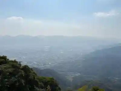 岩戸神社の{uncategorized: "未分類", other: "その他", undefined: "問題あり", building: "その他建物", grave: "お墓", sacred_gate: "鳥居", guardian: "狛犬", statue: "像", buddha: "仏像", history: "歴史", nature: "自然", garden: "庭園", animal: "動物", pagoda: "塔", temizu: "手水舎", mountain_gate: "山門・神門", sanctuary: "本殿・本堂", subordinate: "末社・摂社", art: "芸術", scenery: "景色", jizo: "地蔵", ema: "絵馬", goshuin: "御朱印", omikuji: "おみくじ", items: "授与品その他", amulet: "お守り", goshuincho: "御朱印帳", eats: "食事", festival: "お祭り", votive_dance: "神楽", shichigosan: "七五三参", wedding: "結婚式", experience: "体験その他", initially: "初詣", around: "周辺", anti_infection: "感染症対策"}