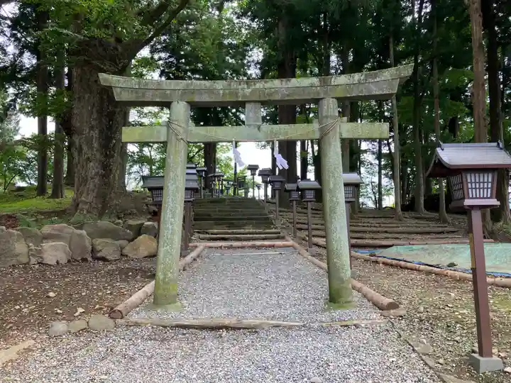 諏訪大社下社秋宮(長野県)