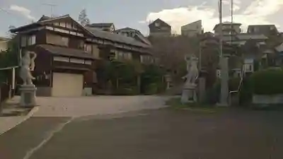 隆善寺の山門・神門