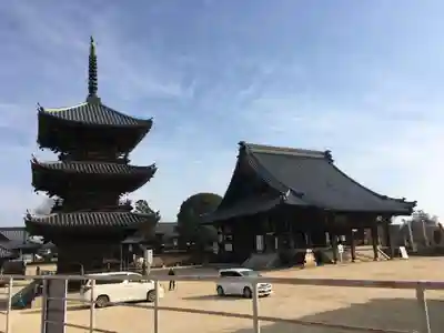 西大寺の本殿・本堂