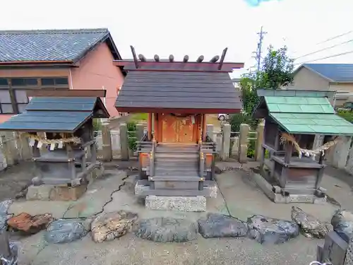 六所社（馬見塚）の末社・摂社