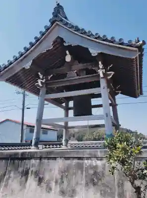 法専寺の{uncategorized: "未分類", other: "その他", undefined: "問題あり", building: "その他建物", grave: "お墓", sacred_gate: "鳥居", guardian: "狛犬", statue: "像", buddha: "仏像", history: "歴史", nature: "自然", garden: "庭園", animal: "動物", pagoda: "塔", temizu: "手水舎", mountain_gate: "山門・神門", sanctuary: "本殿・本堂", subordinate: "末社・摂社", art: "芸術", scenery: "景色", jizo: "地蔵", ema: "絵馬", goshuin: "御朱印", omikuji: "おみくじ", items: "授与品その他", amulet: "お守り", goshuincho: "御朱印帳", eats: "食事", festival: "お祭り", votive_dance: "神楽", shichigosan: "七五三参", wedding: "結婚式", experience: "体験その他", initially: "初詣", around: "周辺", anti_infection: "感染症対策"}
