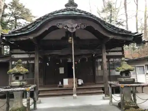 諏訪神社の本殿・本堂