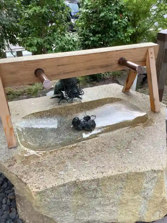 伊副神社の手水舎