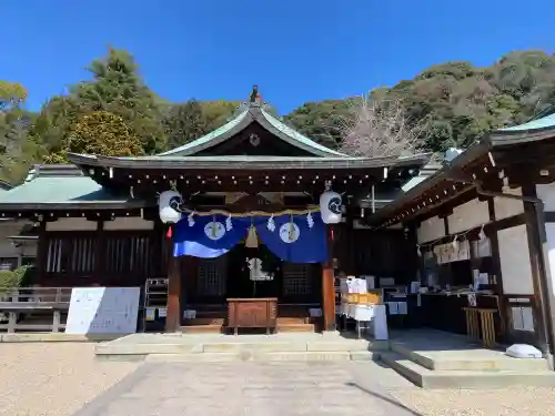 鶴羽根神社の{uncategorized: "未分類", other: "その他", undefined: "問題あり", building: "その他建物", grave: "お墓", sacred_gate: "鳥居", guardian: "狛犬", statue: "像", buddha: "仏像", history: "歴史", nature: "自然", garden: "庭園", animal: "動物", pagoda: "塔", temizu: "手水舎", mountain_gate: "山門・神門", sanctuary: "本殿・本堂", subordinate: "末社・摂社", art: "芸術", scenery: "景色", jizo: "地蔵", ema: "絵馬", goshuin: "御朱印", omikuji: "おみくじ", items: "授与品その他", amulet: "お守り", goshuincho: "御朱印帳", eats: "食事", festival: "お祭り", votive_dance: "神楽", shichigosan: "七五三参", wedding: "結婚式", experience: "体験その他", initially: "初詣", around: "周辺", anti_infection: "感染症対策"}