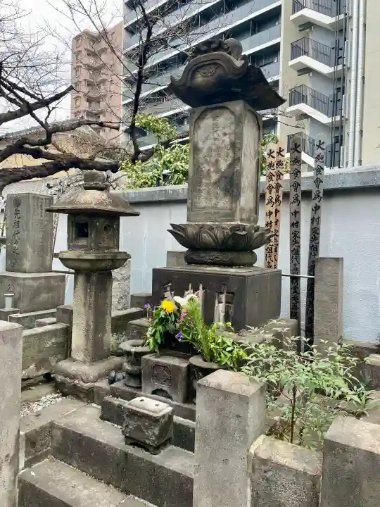 正洞院の{uncategorized: "未分類", other: "その他", undefined: "問題あり", building: "その他建物", grave: "お墓", sacred_gate: "鳥居", guardian: "狛犬", statue: "像", buddha: "仏像", history: "歴史", nature: "自然", garden: "庭園", animal: "動物", pagoda: "塔", temizu: "手水舎", mountain_gate: "山門・神門", sanctuary: "本殿・本堂", subordinate: "末社・摂社", art: "芸術", scenery: "景色", jizo: "地蔵", ema: "絵馬", goshuin: "御朱印", omikuji: "おみくじ", items: "授与品その他", amulet: "お守り", goshuincho: "御朱印帳", eats: "食事", festival: "お祭り", votive_dance: "神楽", shichigosan: "七五三参", wedding: "結婚式", experience: "体験その他", initially: "初詣", around: "周辺", anti_infection: "感染症対策"}