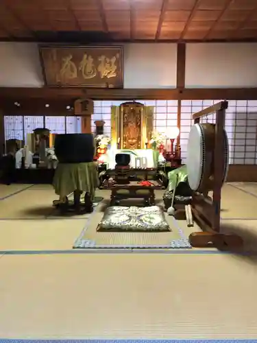 瓦屋寺の本殿