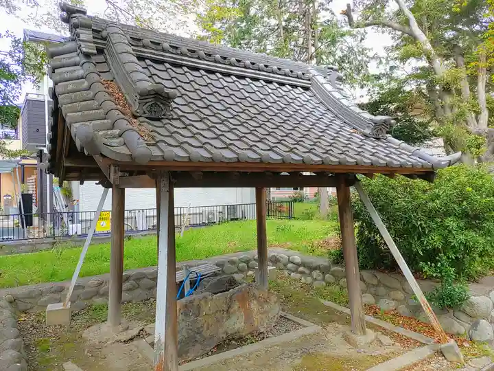 八剱社の手水舎