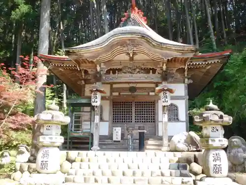 華厳寺の本殿