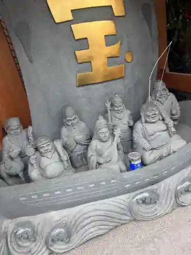 十番稲荷神社の{uncategorized: "未分類", other: "その他", undefined: "問題あり", building: "その他建物", grave: "お墓", sacred_gate: "鳥居", guardian: "狛犬", statue: "像", buddha: "仏像", history: "歴史", nature: "自然", garden: "庭園", animal: "動物", pagoda: "塔", temizu: "手水舎", mountain_gate: "山門・神門", sanctuary: "本殿・本堂", subordinate: "末社・摂社", art: "芸術", scenery: "景色", jizo: "地蔵", ema: "絵馬", goshuin: "御朱印", omikuji: "おみくじ", items: "授与品その他", amulet: "お守り", goshuincho: "御朱印帳", eats: "食事", festival: "お祭り", votive_dance: "神楽", shichigosan: "七五三参", wedding: "結婚式", experience: "体験その他", initially: "初詣", around: "周辺", anti_infection: "感染症対策"}