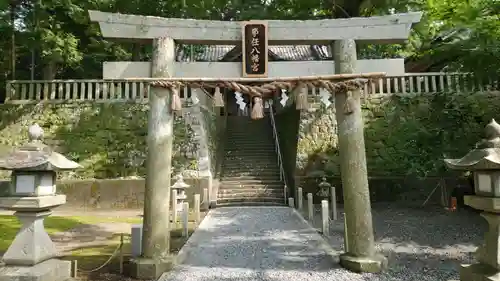 事任八幡宮の鳥居