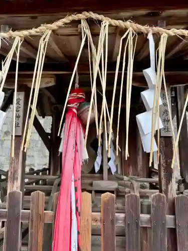 石座神社の{uncategorized: "未分類", other: "その他", undefined: "問題あり", building: "その他建物", grave: "お墓", sacred_gate: "鳥居", guardian: "狛犬", statue: "像", buddha: "仏像", history: "歴史", nature: "自然", garden: "庭園", animal: "動物", pagoda: "塔", temizu: "手水舎", mountain_gate: "山門・神門", sanctuary: "本殿・本堂", subordinate: "末社・摂社", art: "芸術", scenery: "景色", jizo: "地蔵", ema: "絵馬", goshuin: "御朱印", omikuji: "おみくじ", items: "授与品その他", amulet: "お守り", goshuincho: "御朱印帳", eats: "食事", festival: "お祭り", votive_dance: "神楽", shichigosan: "七五三参", wedding: "結婚式", experience: "体験その他", initially: "初詣", around: "周辺", anti_infection: "感染症対策"}