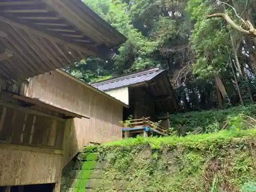 諏訪神社の庭園