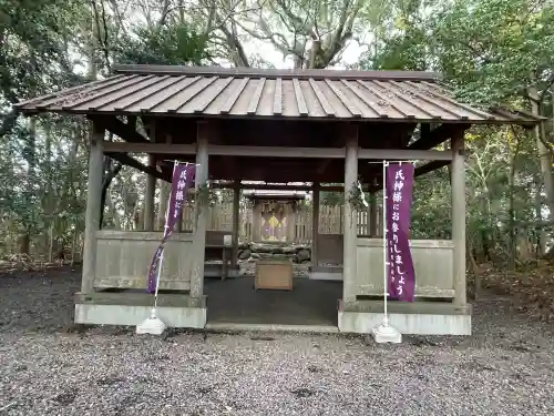 御薗神社の{uncategorized: "未分類", other: "その他", undefined: "問題あり", building: "その他建物", grave: "お墓", sacred_gate: "鳥居", guardian: "狛犬", statue: "像", buddha: "仏像", history: "歴史", nature: "自然", garden: "庭園", animal: "動物", pagoda: "塔", temizu: "手水舎", mountain_gate: "山門・神門", sanctuary: "本殿・本堂", subordinate: "末社・摂社", art: "芸術", scenery: "景色", jizo: "地蔵", ema: "絵馬", goshuin: "御朱印", omikuji: "おみくじ", items: "授与品その他", amulet: "お守り", goshuincho: "御朱印帳", eats: "食事", festival: "お祭り", votive_dance: "神楽", shichigosan: "七五三参", wedding: "結婚式", experience: "体験その他", initially: "初詣", around: "周辺", anti_infection: "感染症対策"}