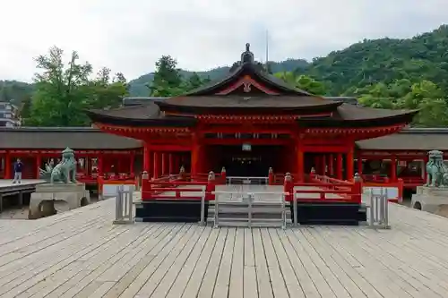 厳島神社の本殿