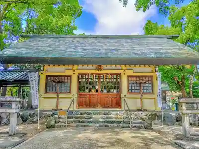 六所社（下飯田）の本殿・本堂