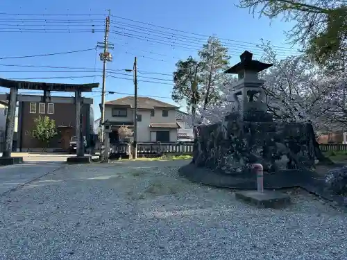 大御和神社の{uncategorized: "未分類", other: "その他", undefined: "問題あり", building: "その他建物", grave: "お墓", sacred_gate: "鳥居", guardian: "狛犬", statue: "像", buddha: "仏像", history: "歴史", nature: "自然", garden: "庭園", animal: "動物", pagoda: "塔", temizu: "手水舎", mountain_gate: "山門・神門", sanctuary: "本殿・本堂", subordinate: "末社・摂社", art: "芸術", scenery: "景色", jizo: "地蔵", ema: "絵馬", goshuin: "御朱印", omikuji: "おみくじ", items: "授与品その他", amulet: "お守り", goshuincho: "御朱印帳", eats: "食事", festival: "お祭り", votive_dance: "神楽", shichigosan: "七五三参", wedding: "結婚式", experience: "体験その他", initially: "初詣", around: "周辺", anti_infection: "感染症対策"}