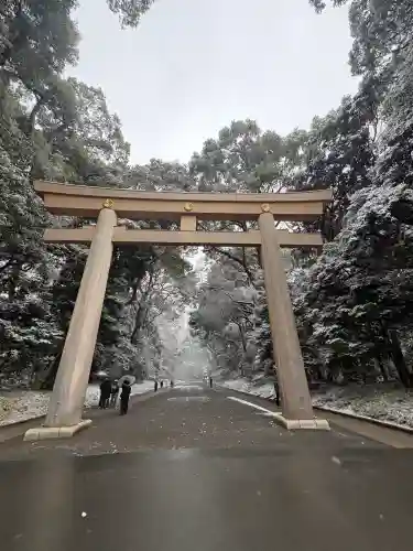 明治神宮の{uncategorized: "未分類", other: "その他", undefined: "問題あり", building: "その他建物", grave: "お墓", sacred_gate: "鳥居", guardian: "狛犬", statue: "像", buddha: "仏像", history: "歴史", nature: "自然", garden: "庭園", animal: "動物", pagoda: "塔", temizu: "手水舎", mountain_gate: "山門・神門", sanctuary: "本殿・本堂", subordinate: "末社・摂社", art: "芸術", scenery: "景色", jizo: "地蔵", ema: "絵馬", goshuin: "御朱印", omikuji: "おみくじ", items: "授与品その他", amulet: "お守り", goshuincho: "御朱印帳", eats: "食事", festival: "お祭り", votive_dance: "神楽", shichigosan: "七五三参", wedding: "結婚式", experience: "体験その他", initially: "初詣", around: "周辺", anti_infection: "感染症対策"}