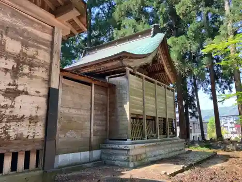 魚沼神社の本殿