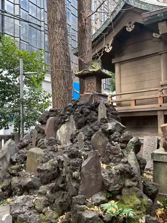 稲荷鬼王神社の{uncategorized: "未分類", other: "その他", undefined: "問題あり", building: "その他建物", grave: "お墓", sacred_gate: "鳥居", guardian: "狛犬", statue: "像", buddha: "仏像", history: "歴史", nature: "自然", garden: "庭園", animal: "動物", pagoda: "塔", temizu: "手水舎", mountain_gate: "山門・神門", sanctuary: "本殿・本堂", subordinate: "末社・摂社", art: "芸術", scenery: "景色", jizo: "地蔵", ema: "絵馬", goshuin: "御朱印", omikuji: "おみくじ", items: "授与品その他", amulet: "お守り", goshuincho: "御朱印帳", eats: "食事", festival: "お祭り", votive_dance: "神楽", shichigosan: "七五三参", wedding: "結婚式", experience: "体験その他", initially: "初詣", around: "周辺", anti_infection: "感染症対策"}