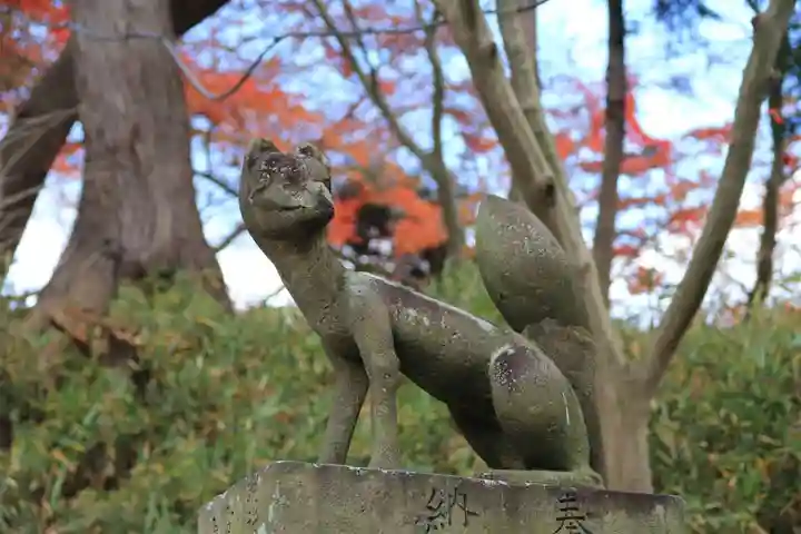 東館稲荷神社の狛犬