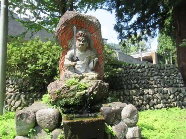 諏訪社(新潟県)