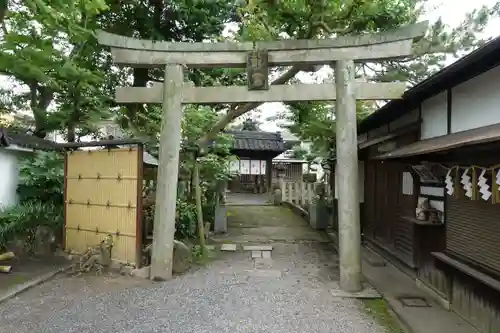 勢多橋龍宮秀郷社（瀬田橋龍宮秀郷社）の鳥居