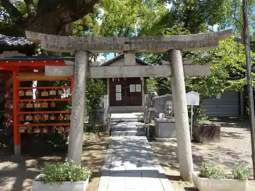 柴籬神社の末社