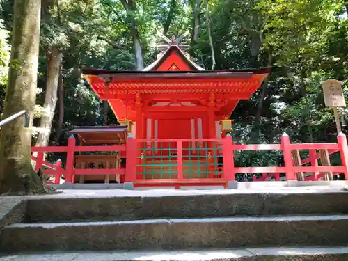 枚岡神社の末社・摂社