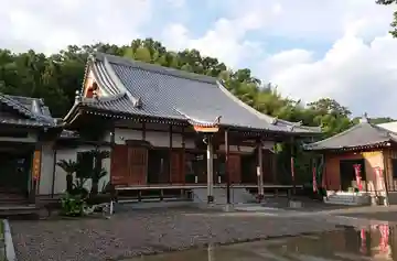 音蔵寺の本殿・本堂