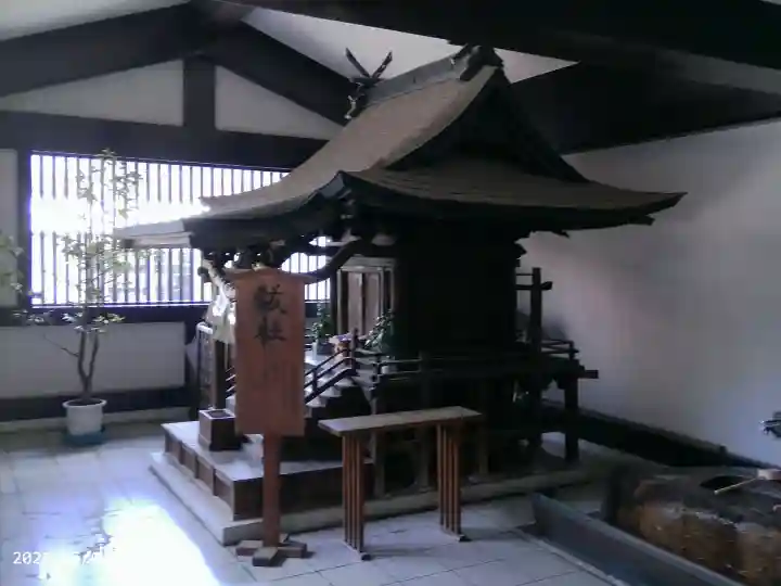 出雲大社東京分祠の{uncategorized: "未分類", other: "その他", undefined: "問題あり", building: "その他建物", grave: "お墓", sacred_gate: "鳥居", guardian: "狛犬", statue: "像", buddha: "仏像", history: "歴史", nature: "自然", garden: "庭園", animal: "動物", pagoda: "塔", temizu: "手水舎", mountain_gate: "山門・神門", sanctuary: "本殿・本堂", subordinate: "末社・摂社", art: "芸術", scenery: "景色", jizo: "地蔵", ema: "絵馬", goshuin: "御朱印", omikuji: "おみくじ", items: "授与品その他", amulet: "お守り", goshuincho: "御朱印帳", eats: "食事", festival: "お祭り", votive_dance: "神楽", shichigosan: "七五三参", wedding: "結婚式", experience: "体験その他", initially: "初詣", around: "周辺", anti_infection: "感染症対策"}