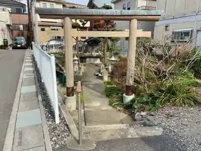 弁天社の{uncategorized: "未分類", other: "その他", undefined: "問題あり", building: "その他建物", grave: "お墓", sacred_gate: "鳥居", guardian: "狛犬", statue: "像", buddha: "仏像", history: "歴史", nature: "自然", garden: "庭園", animal: "動物", pagoda: "塔", temizu: "手水舎", mountain_gate: "山門・神門", sanctuary: "本殿・本堂", subordinate: "末社・摂社", art: "芸術", scenery: "景色", jizo: "地蔵", ema: "絵馬", goshuin: "御朱印", omikuji: "おみくじ", items: "授与品その他", amulet: "お守り", goshuincho: "御朱印帳", eats: "食事", festival: "お祭り", votive_dance: "神楽", shichigosan: "七五三参", wedding: "結婚式", experience: "体験その他", initially: "初詣", around: "周辺", anti_infection: "感染症対策"}