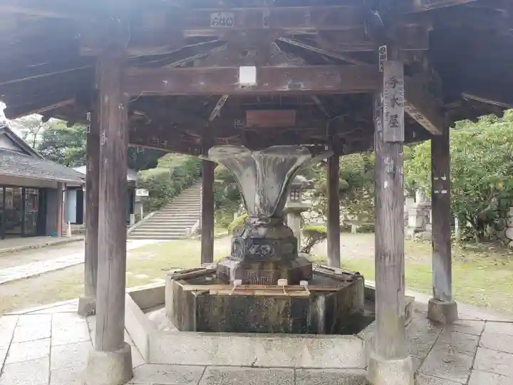 園城寺(三井寺)の手水舎