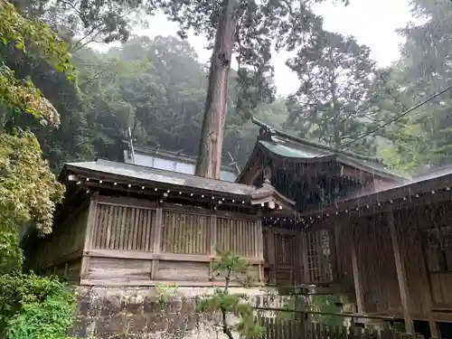 西寒多神社の本殿