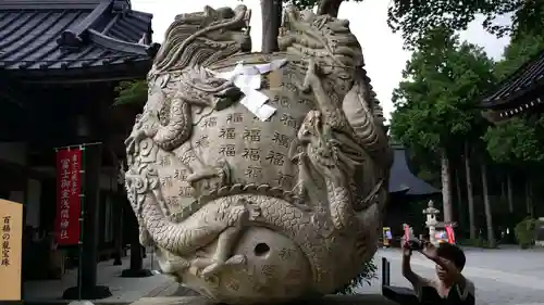 冨士御室浅間神社の狛犬