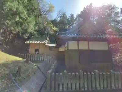 裸石神社の本殿・本堂