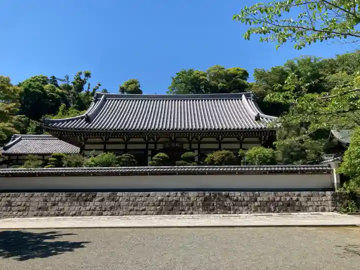 円覚寺の{uncategorized: "未分類", other: "その他", undefined: "問題あり", building: "その他建物", grave: "お墓", sacred_gate: "鳥居", guardian: "狛犬", statue: "像", buddha: "仏像", history: "歴史", nature: "自然", garden: "庭園", animal: "動物", pagoda: "塔", temizu: "手水舎", mountain_gate: "山門・神門", sanctuary: "本殿・本堂", subordinate: "末社・摂社", art: "芸術", scenery: "景色", jizo: "地蔵", ema: "絵馬", goshuin: "御朱印", omikuji: "おみくじ", items: "授与品その他", amulet: "お守り", goshuincho: "御朱印帳", eats: "食事", festival: "お祭り", votive_dance: "神楽", shichigosan: "七五三参", wedding: "結婚式", experience: "体験その他", initially: "初詣", around: "周辺", anti_infection: "感染症対策"}