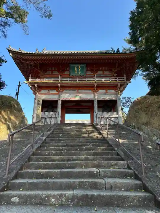 道成寺の{uncategorized: "未分類", other: "その他", undefined: "問題あり", building: "その他建物", grave: "お墓", sacred_gate: "鳥居", guardian: "狛犬", statue: "像", buddha: "仏像", history: "歴史", nature: "自然", garden: "庭園", animal: "動物", pagoda: "塔", temizu: "手水舎", mountain_gate: "山門・神門", sanctuary: "本殿・本堂", subordinate: "末社・摂社", art: "芸術", scenery: "景色", jizo: "地蔵", ema: "絵馬", goshuin: "御朱印", omikuji: "おみくじ", items: "授与品その他", amulet: "お守り", goshuincho: "御朱印帳", eats: "食事", festival: "お祭り", votive_dance: "神楽", shichigosan: "七五三参", wedding: "結婚式", experience: "体験その他", initially: "初詣", around: "周辺", anti_infection: "感染症対策"}