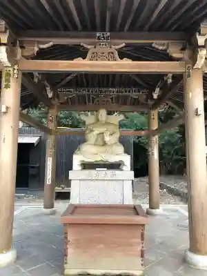 園城寺（三井寺）の{uncategorized: "未分類", other: "その他", undefined: "問題あり", building: "その他建物", grave: "お墓", sacred_gate: "鳥居", guardian: "狛犬", statue: "像", buddha: "仏像", history: "歴史", nature: "自然", garden: "庭園", animal: "動物", pagoda: "塔", temizu: "手水舎", mountain_gate: "山門・神門", sanctuary: "本殿・本堂", subordinate: "末社・摂社", art: "芸術", scenery: "景色", jizo: "地蔵", ema: "絵馬", goshuin: "御朱印", omikuji: "おみくじ", items: "授与品その他", amulet: "お守り", goshuincho: "御朱印帳", eats: "食事", festival: "お祭り", votive_dance: "神楽", shichigosan: "七五三参", wedding: "結婚式", experience: "体験その他", initially: "初詣", around: "周辺", anti_infection: "感染症対策"}