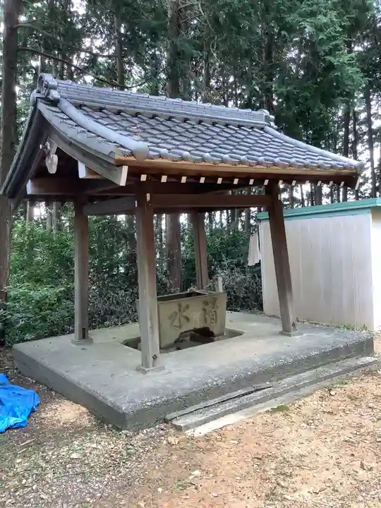 三明神社の手水舎