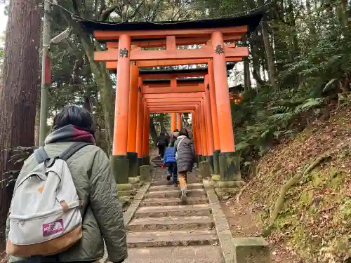 伏見稲荷大社の{uncategorized: "未分類", other: "その他", undefined: "問題あり", building: "その他建物", grave: "お墓", sacred_gate: "鳥居", guardian: "狛犬", statue: "像", buddha: "仏像", history: "歴史", nature: "自然", garden: "庭園", animal: "動物", pagoda: "塔", temizu: "手水舎", mountain_gate: "山門・神門", sanctuary: "本殿・本堂", subordinate: "末社・摂社", art: "芸術", scenery: "景色", jizo: "地蔵", ema: "絵馬", goshuin: "御朱印", omikuji: "おみくじ", items: "授与品その他", amulet: "お守り", goshuincho: "御朱印帳", eats: "食事", festival: "お祭り", votive_dance: "神楽", shichigosan: "七五三参", wedding: "結婚式", experience: "体験その他", initially: "初詣", around: "周辺", anti_infection: "感染症対策"}