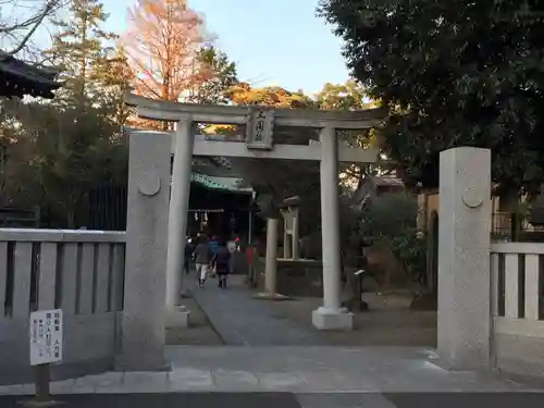 三囲神社の鳥居