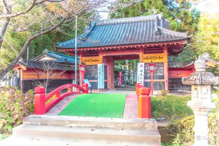 涼ケ岡八幡神社の山門・神門