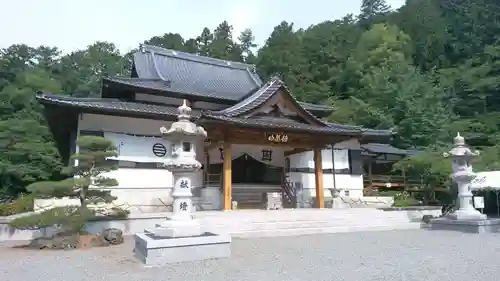 妙法寺の本殿・本堂