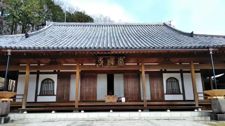 崇禅寺の本殿・本堂